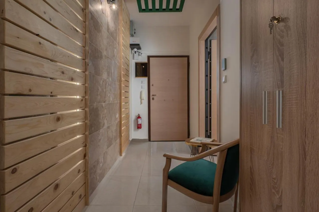 Mamo Thessaloniki Studios 0*,